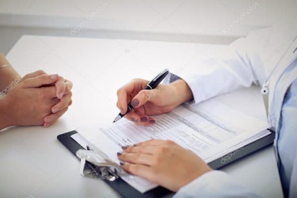 depositphotos_83448166-stock-photo-doctor-and-patient-in-hospital[1]